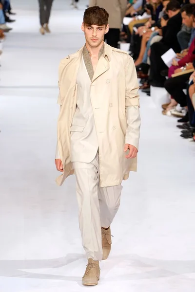 Look 24